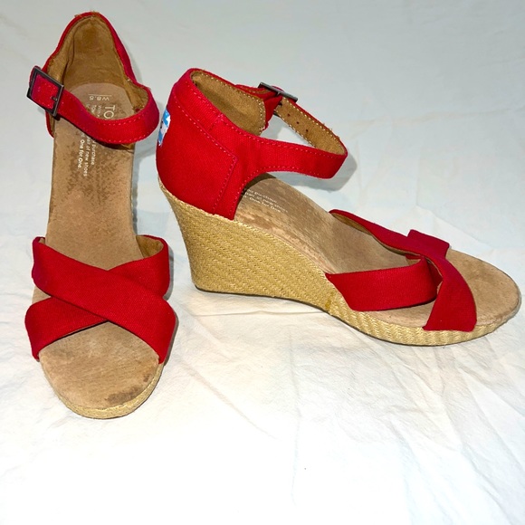 Toms Red Wedges - Picture 3 of 5